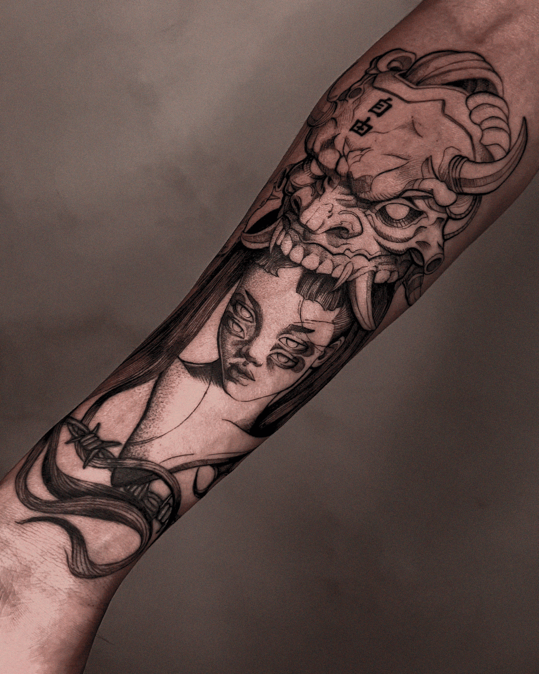 Tatuagem blackwork oriental detalhada - FIKKITY Goiânia